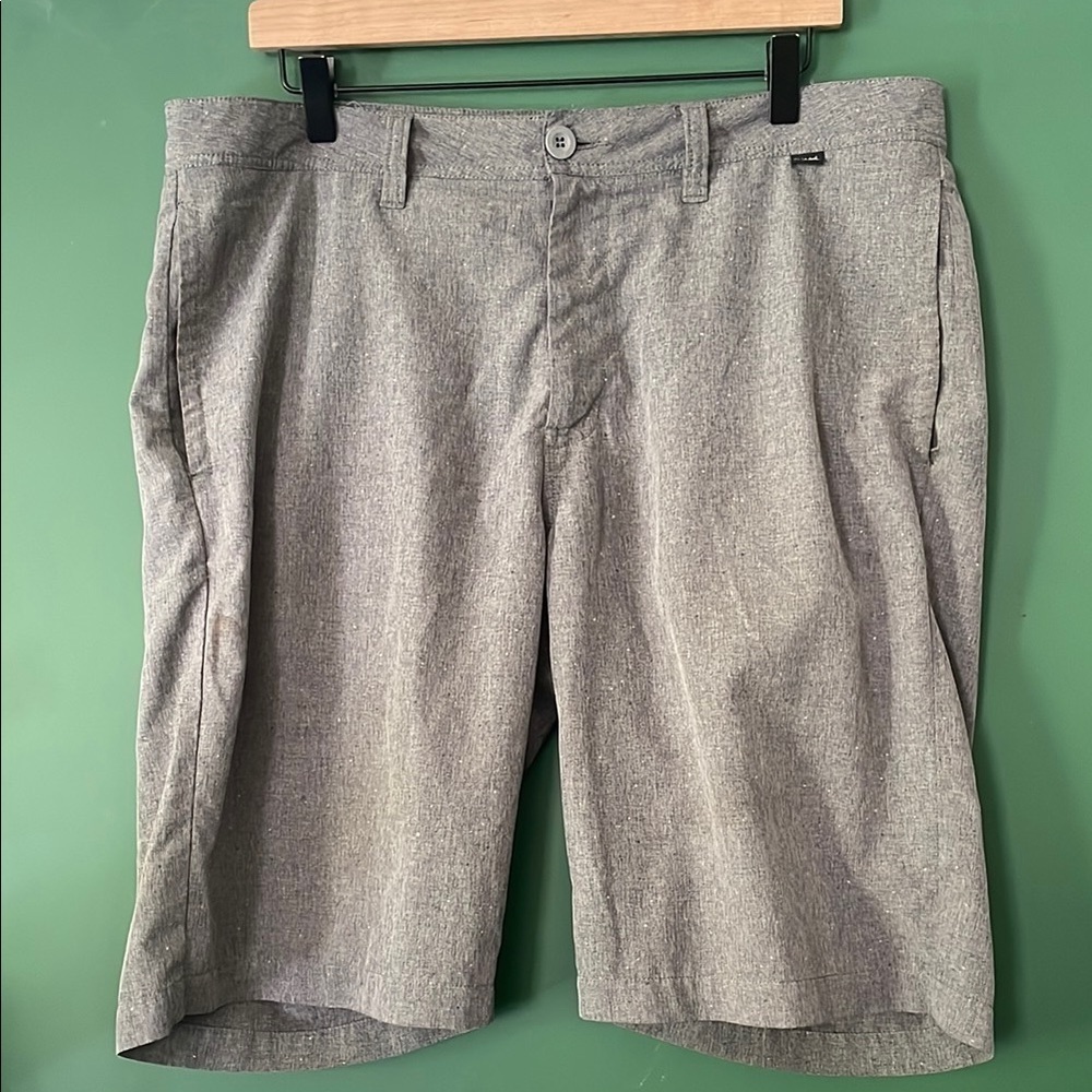 Travis Mathew Grey Men's 34 Golf Shorts Summer Outdoors Active